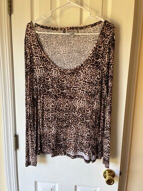 Jennifer Lopez Leopard Print Long Sleeve Scoop Neck Top - Brown/Black